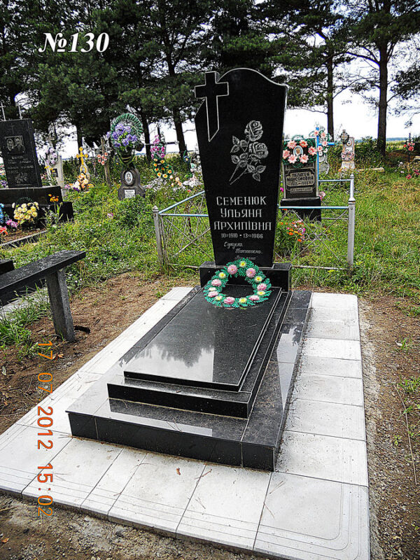 Одинарний гранітний пам'ятник