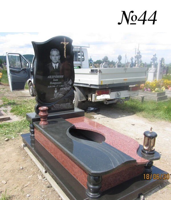 Одинарний гранітний пам'ятник