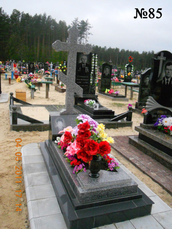 Одинарний гранітний пам'ятник