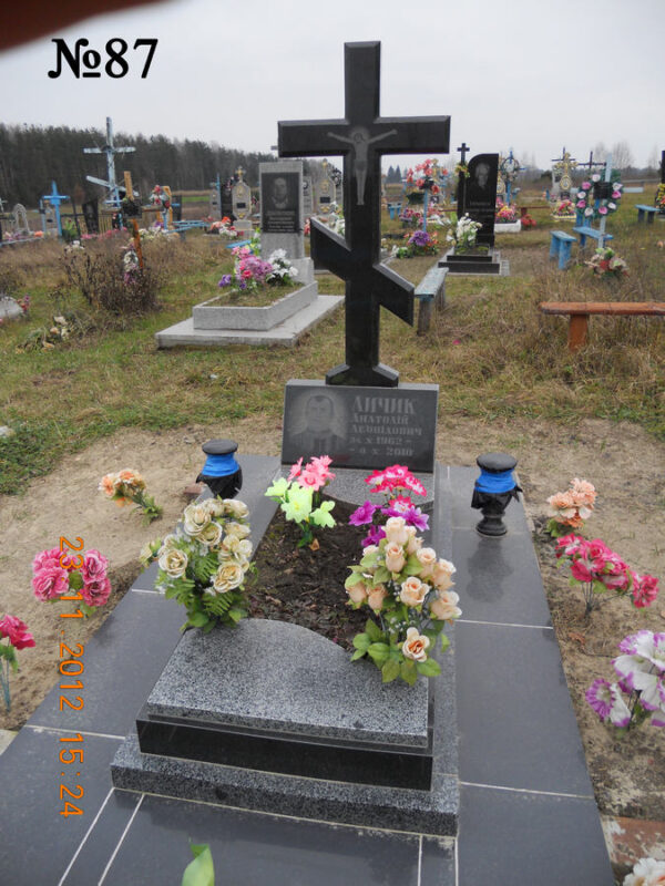 Одинарний гранітний пам'ятник