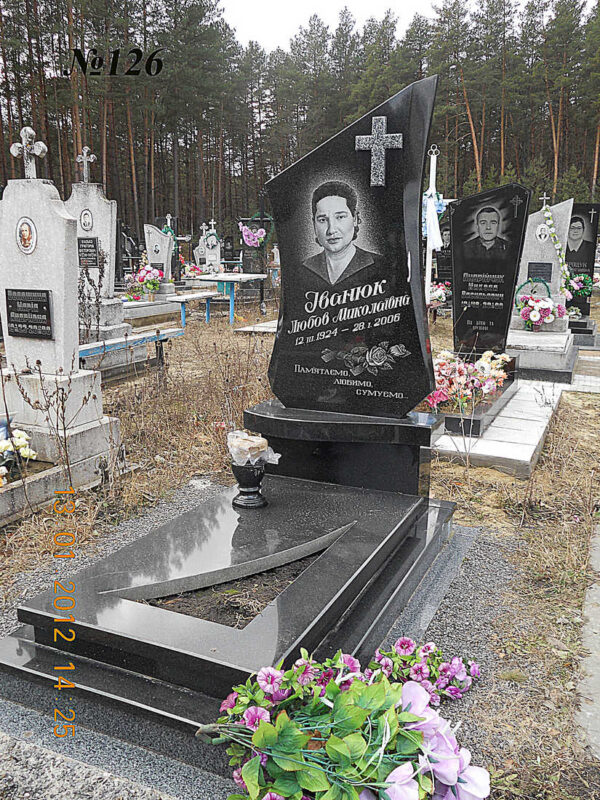 Одинарний гранітний пам'ятник