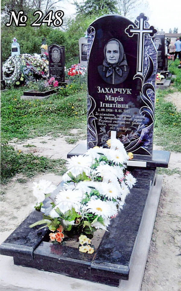 Одинарний гранітний пам'ятник