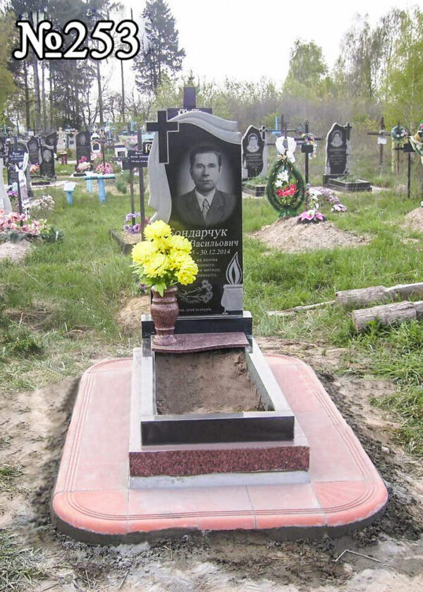 Одинарний гранітний пам'ятник