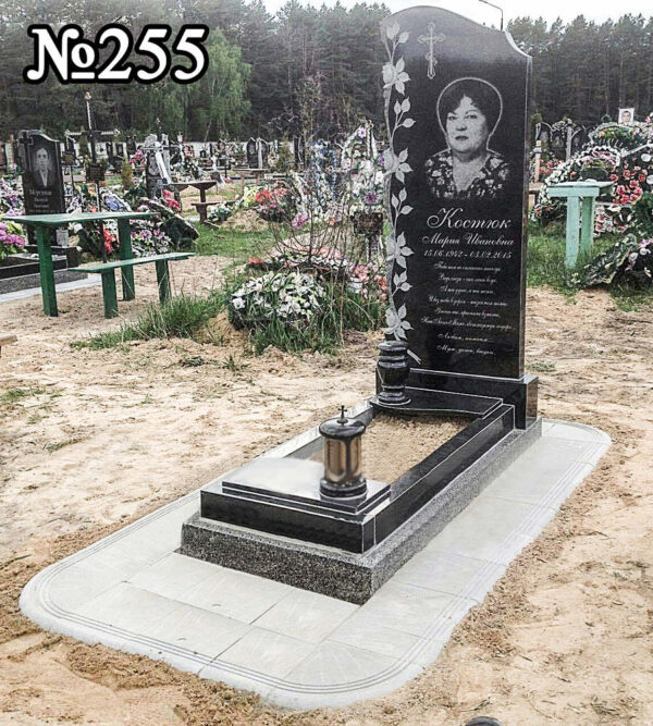 Одинарний гранітний пам'ятник