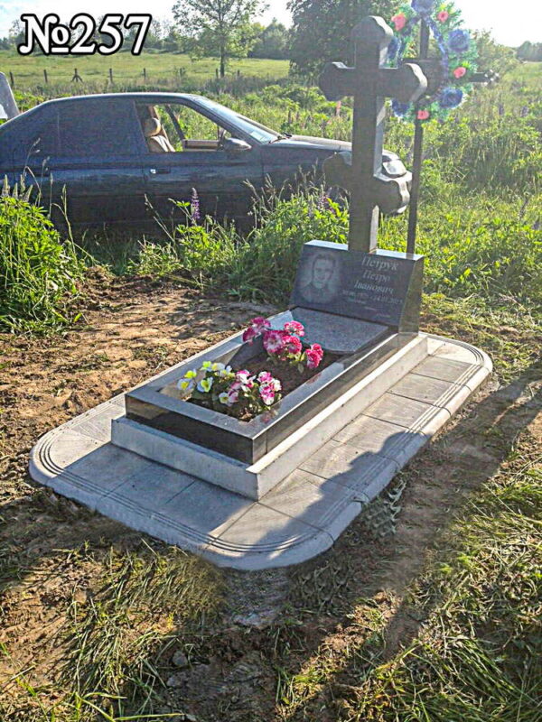 Одинарний гранітний пам'ятник