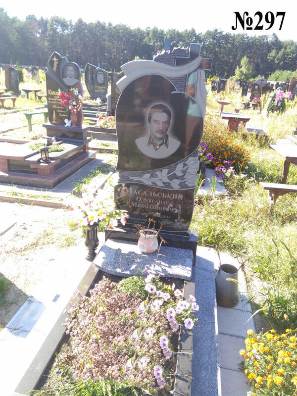 Одинарний гранітний пам'ятник
