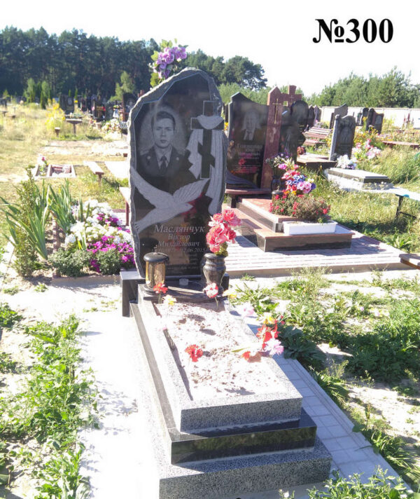 Одинарний гранітний пам'ятник