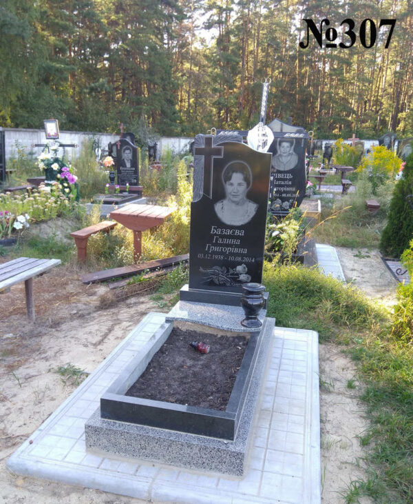 Одинарний гранітний пам'ятник