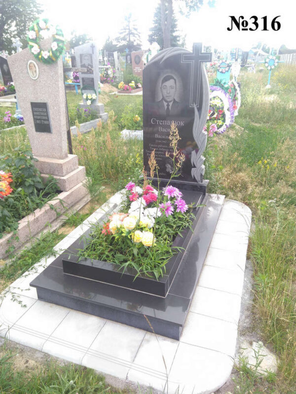 Одинарний гранітний пам'ятник