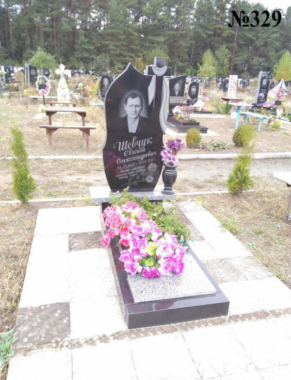 Одинарний гранітний пам'ятник