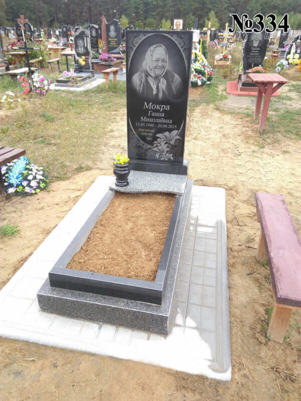 Одинарний гранітний пам'ятник