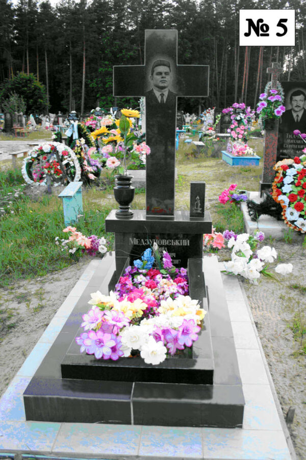Одинарний гранітний пам'ятник
