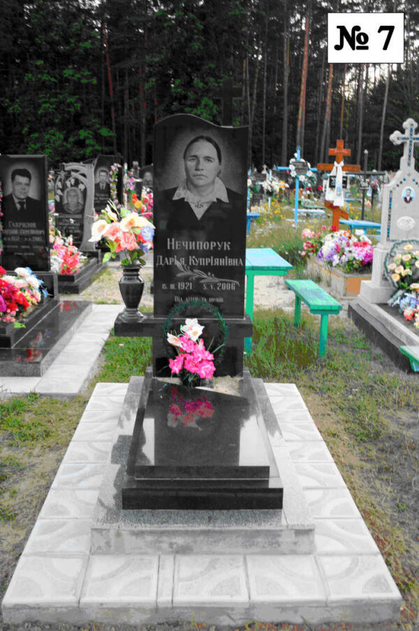 Одинарний гранітний пам'ятник