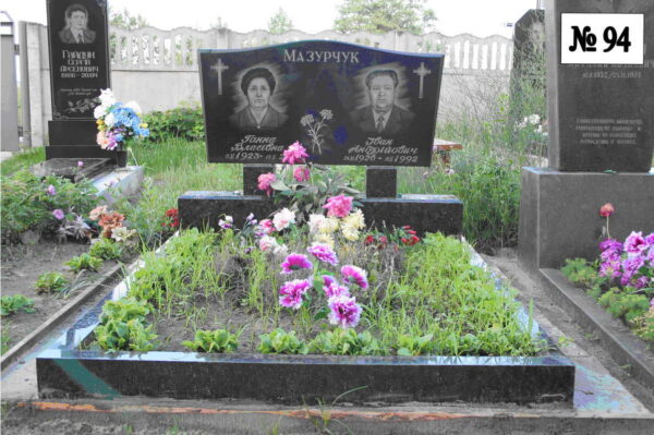 Подвійний гранітний пам'ятник
