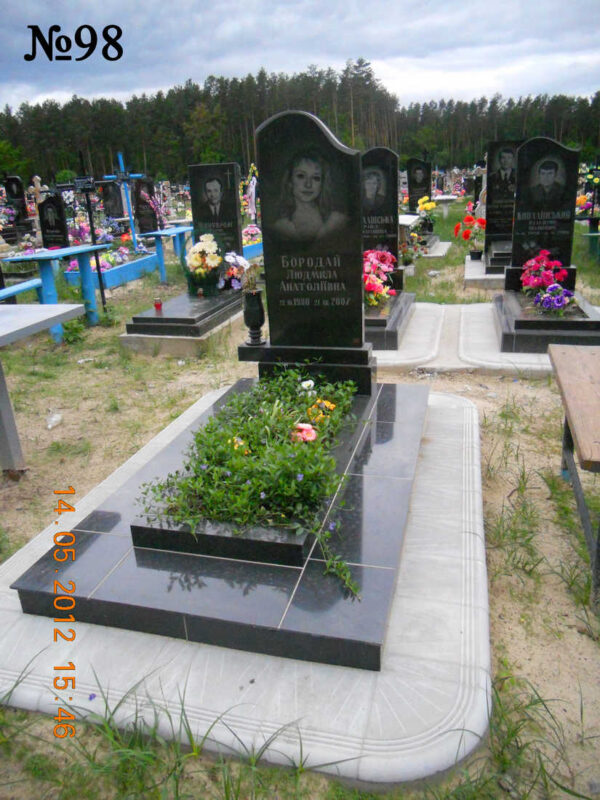 Одинарний гранітний пам'ятник